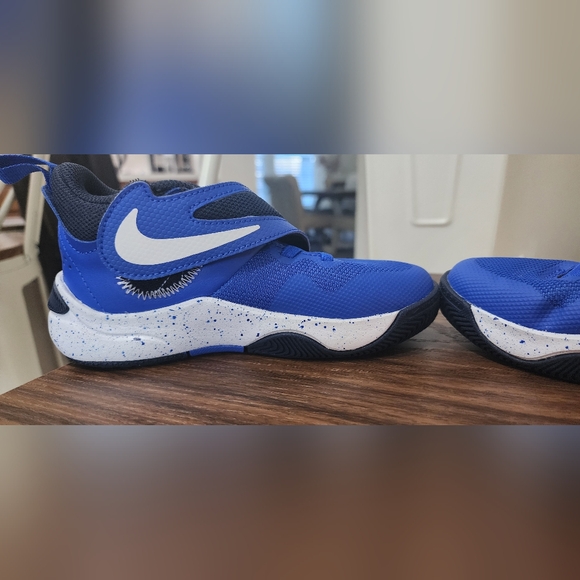 Nike sneakers in royal blue - Picture 5 of 11